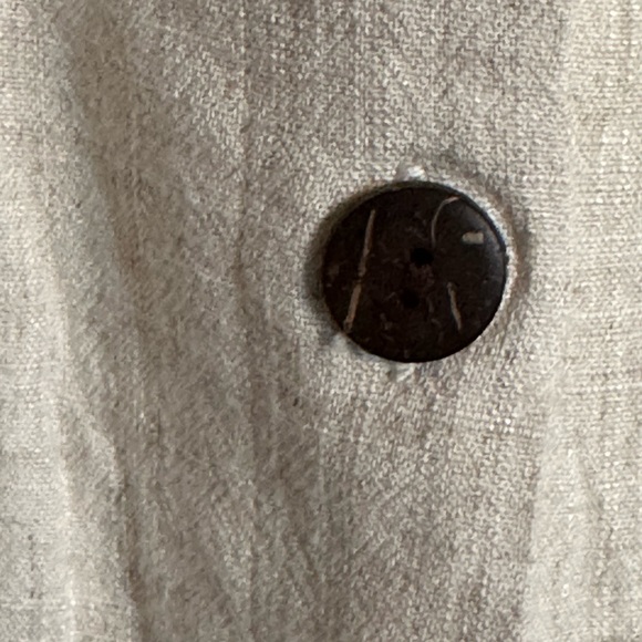 Adibosy V Neck Rayon Romper Side Pockets Cuffed Hem Coconut Buttons Size Small - Picture 3 of 9